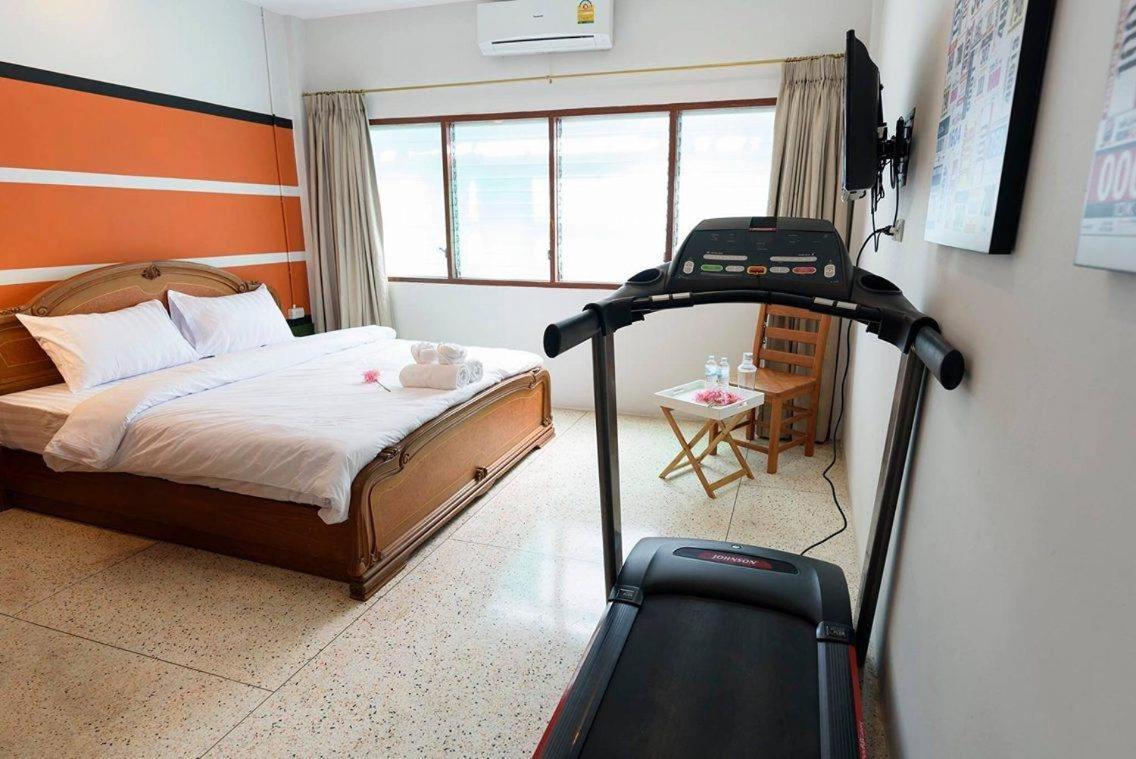 Urban-Bamboo Hostel Nakhonratcsaszima Kültér fotó